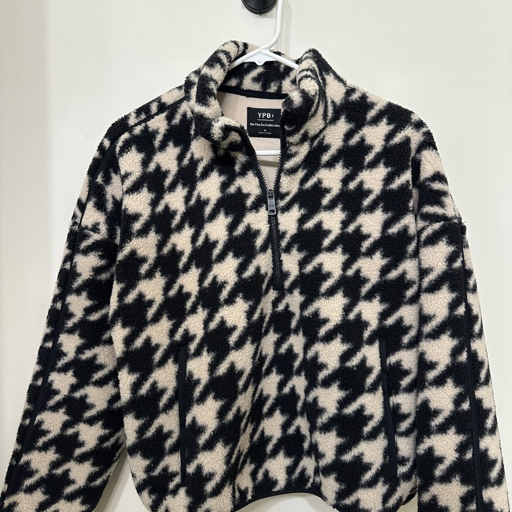 Abercrombie & Fitch Black and Cream Teddy Jacket